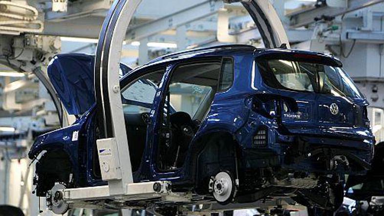 Prihodke obema proizvajalcema prinašajo predvsem razvijajoči se trgi Azije, Rusi