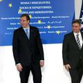 Srbski premier Aleksandar Vučić in  predsedujoči svetu ministrov BiH Denis Zvizd