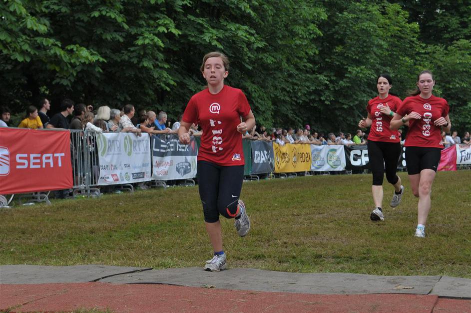 Če želite visokoresolucijsko fotografijo, nam pošljite elektronsko sporočilo na 