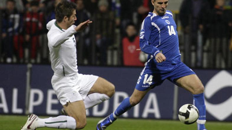 Branilec slovenske reprezentance Boštjan Cesar odhaja v Grenoble.