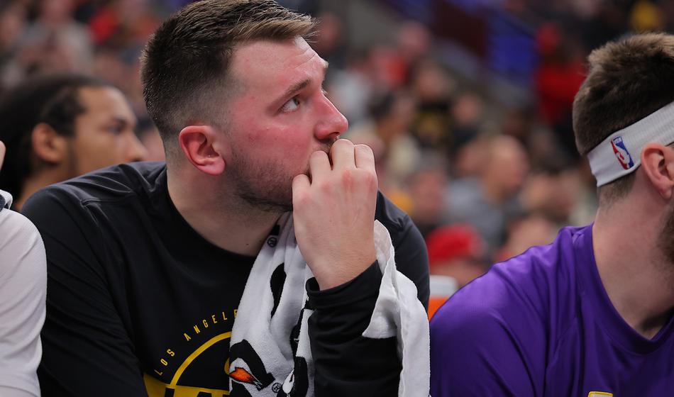 Lakersom konkretna zaušnica pred domačimi gledalci