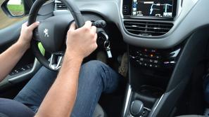 Peugeotova karavana avtomatikov