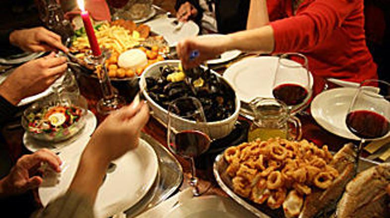 Rusi so še vedno najraje v kuhinji.