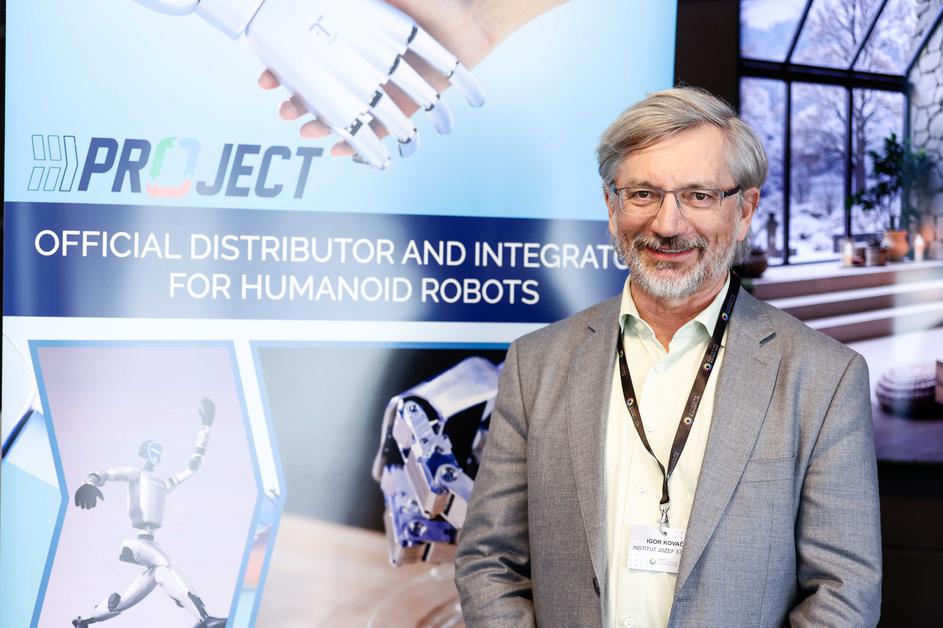 humanoidni robot Ubtech Walker S2