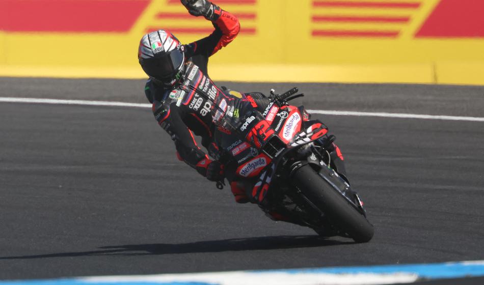 Video: Na poti do zmage ga ni ustavil niti trk z galebom