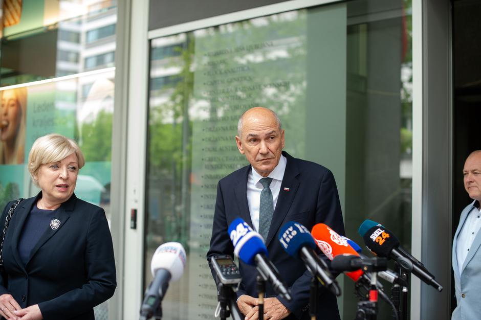 SDS | Avtor: Anže Petkovšek