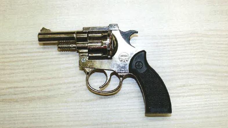 imitacija revolverja