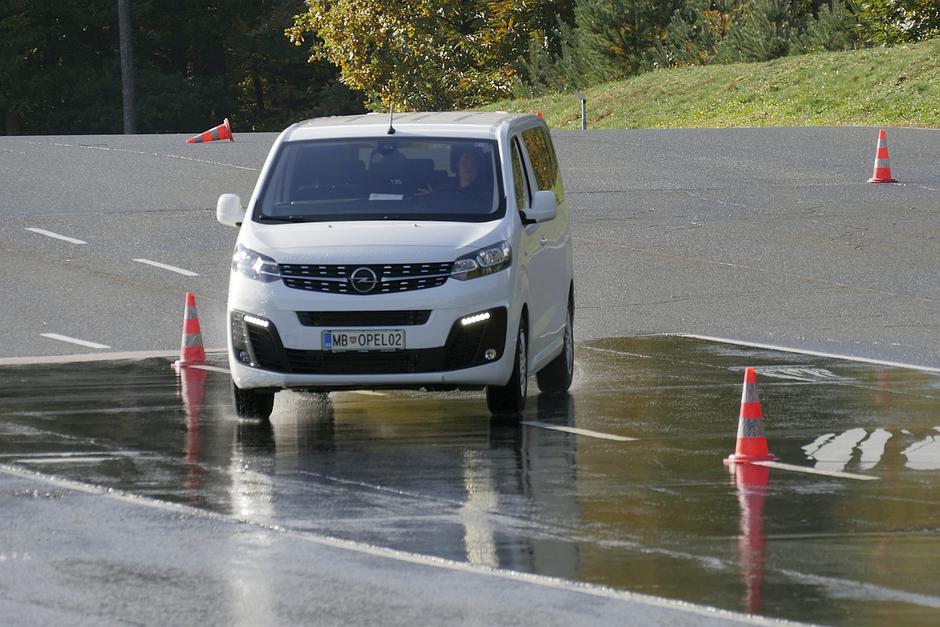 opel, lahka gospodarska vozila, lgv, vivaro, movano, combo, zafira life, zafira | Avtor: Matija_Janežič