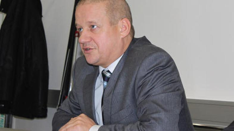 “Storilci so zapravljali za njih nesorazmerno visoke zneske,” je dejal Iztok Per