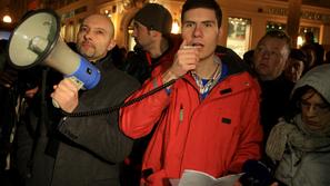 Ivan Pernar (na fotografiji desno) napoveduje, da bo vztrajal. (Foto: Nik Rovan)