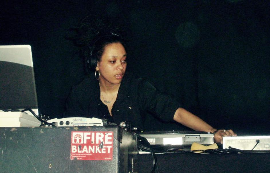 DJ Flight se lahko pohvali z dejstvom, da je že vse desetletje rezidenčna didžej