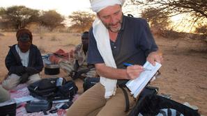 Tomo Križnar je v Darfurju mlade učil uporabljati tehnično opremo, da bi lahko s
