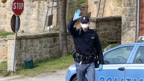 Italija koronavirus Vo izolacija policija