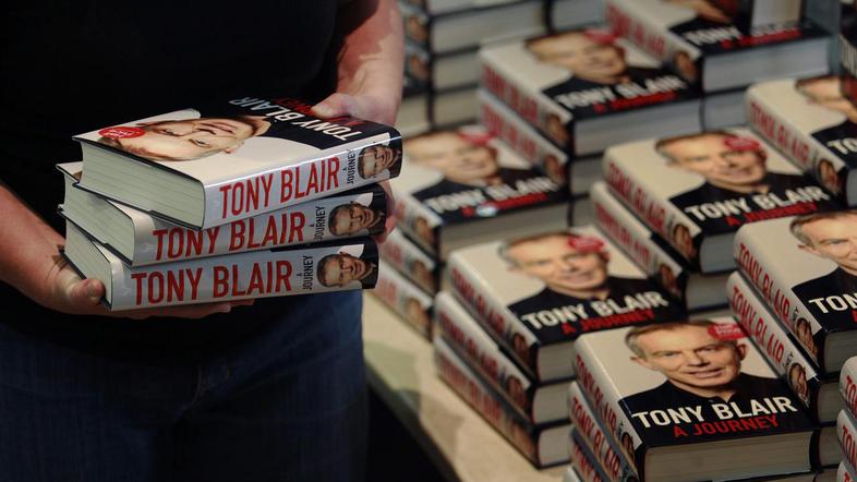 Blairovi spomini so že na voljo v knjigarnah. (Foto: Reuters)