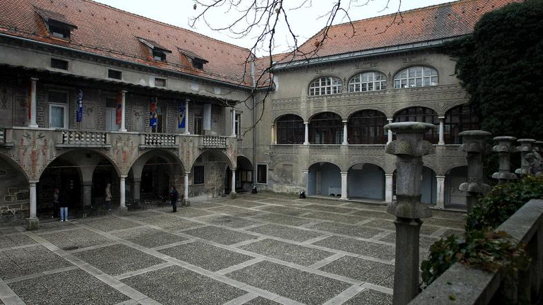 Plečnikov hram ne krši zakona. (Foto: Nik Rovan)