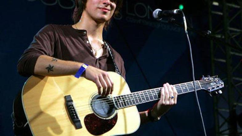 Kitarist Alistair McErlain je s skupino Texas od samega začetka.