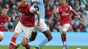 Mertesacker Balotelli Manchester City Arsenal Premier League