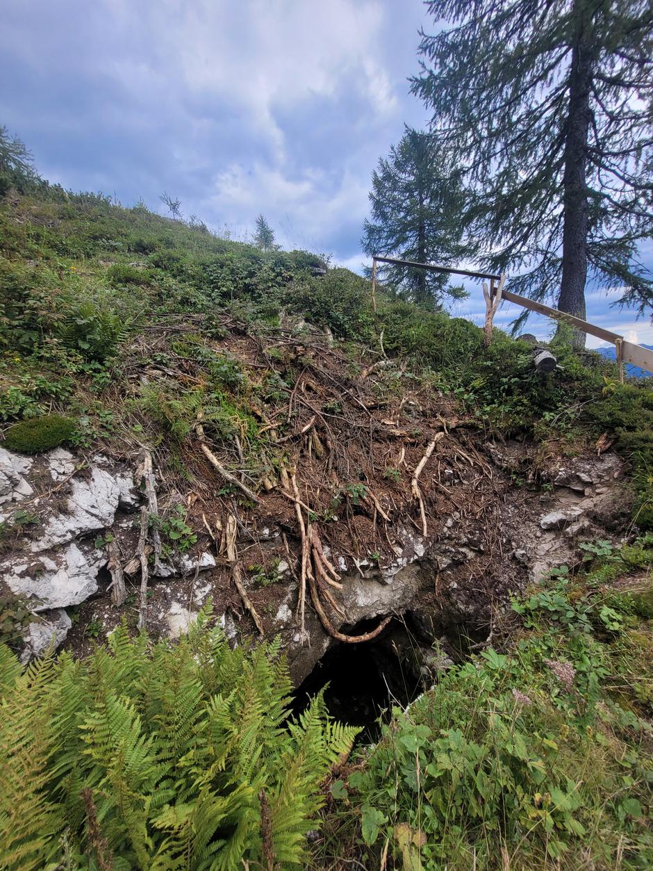 Jama Ukna, planina Krstenica, Bohinj | Avtor: Aja Zamolo