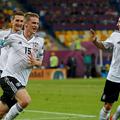 Bender Özil Klose Nemčija Danska Lviv Euro 2012