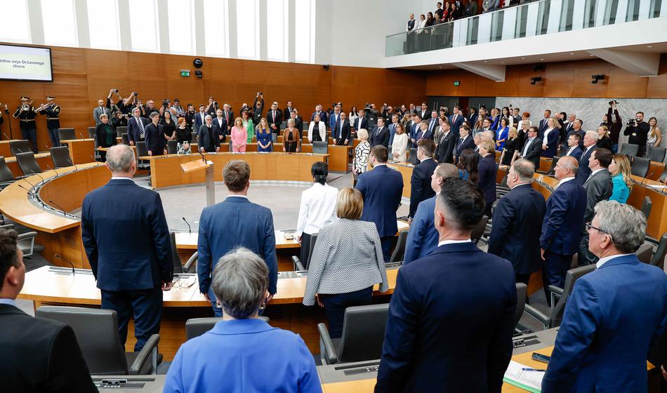 Po burni razpravi MVK vendarle prižgala zeleno luč vsem 90 poslancem
