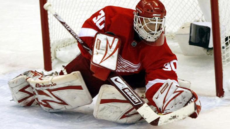 Chris Osgood se je veselil svojega štirinajstega "shutouta" v končnicah lige NHL