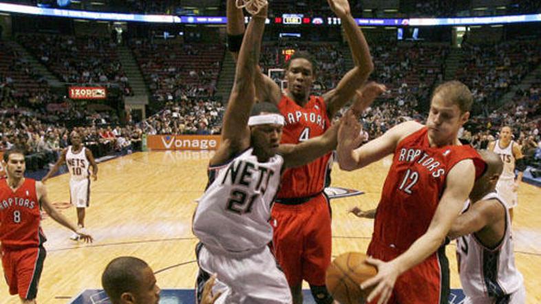 Rašo Nesterović je v dobrih 18 minutah za zmago Toronta prispeval 10 točk.