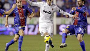 Kaka (v sredini) in Sergio