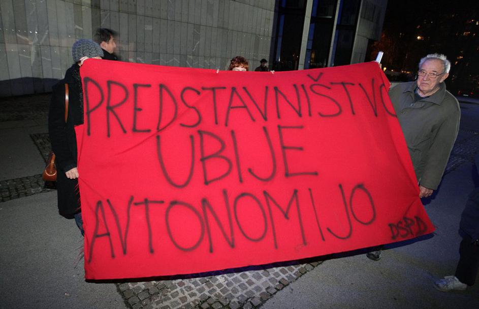 protesti Cankarjev dom