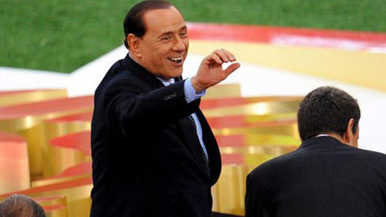 Katoliški voditelji Berlusconiju zamerijo razvrat in skoke čez plot.