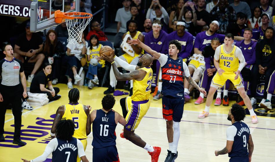 Lakers brez Dončića in brez težav proti Čarovnikom