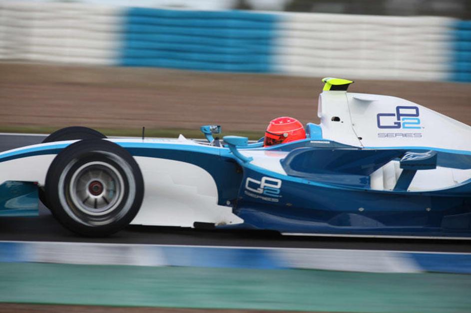 Michael Schumacher v dirkalniku serije GP2 v Jerezu. (Foto: Reuters)