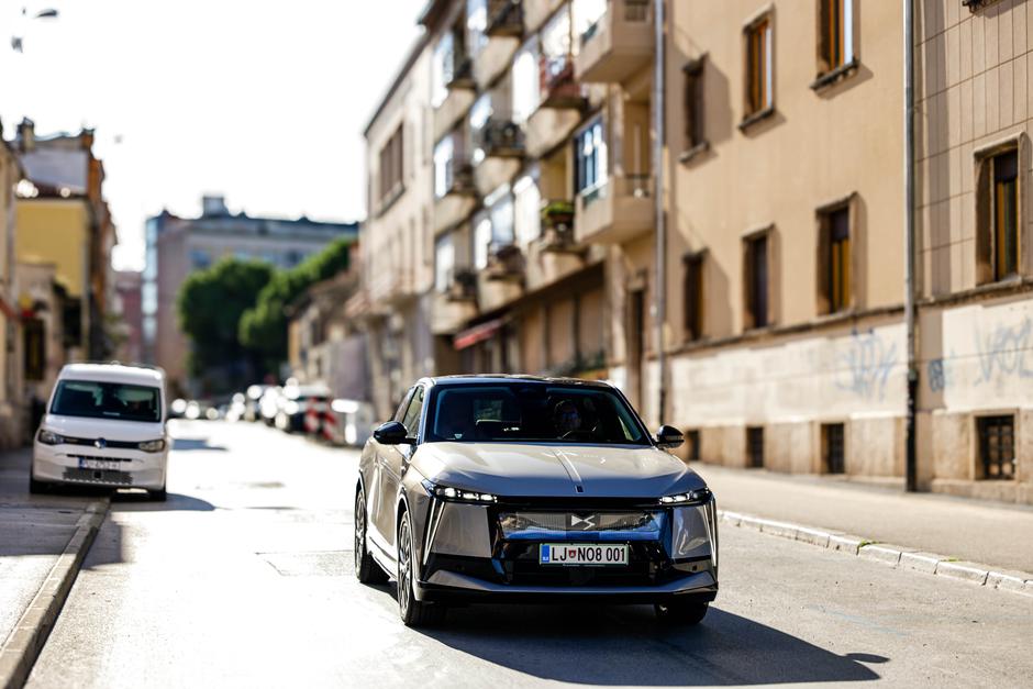 DS N°8 | Avtor: Saša Despot