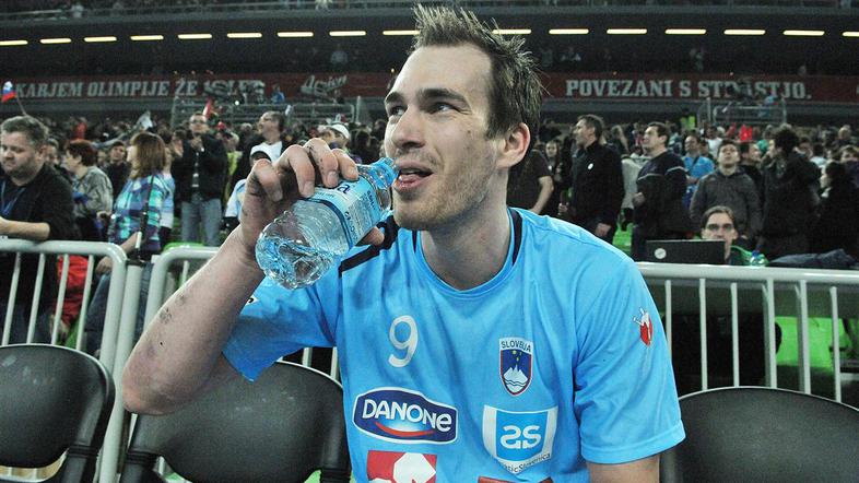 Slovenija - Poljska 30:28, Jure Natek Zala voda plastenka Stožice kvalifikacije