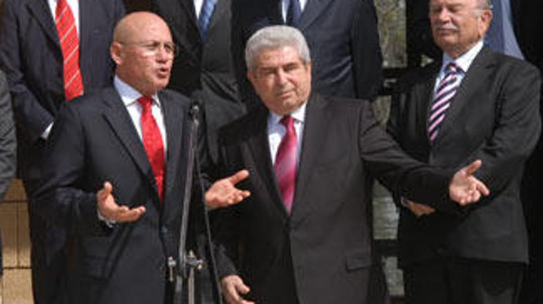 Voditelja ciprskih Turkov Mehmeta Alija Talata in ciprskega predsednika Demetris