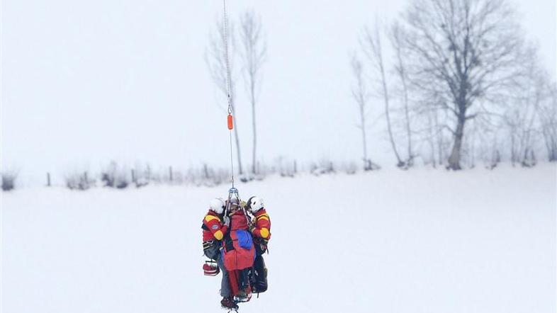 lindsey vonn schladming poškodba kolena