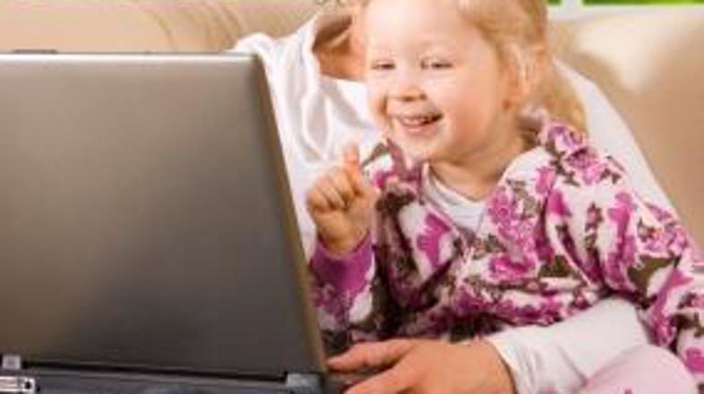 Na začetku po spletu deskajte skupaj.