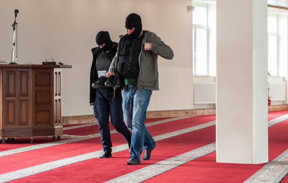 Racije v berlinski mošeji Al Khalil  | Avtor: EPA