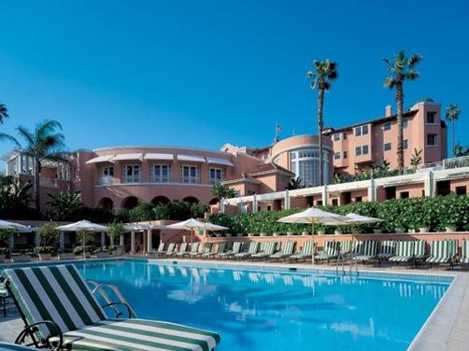 Beverly Hills Hotel na Sunset Boulevardu stoji že skoraj sto let.