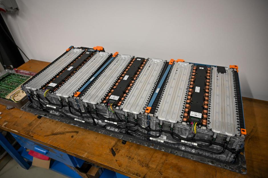 AMZS pregled baterij električnega avtomobila | Avtor: AMZS