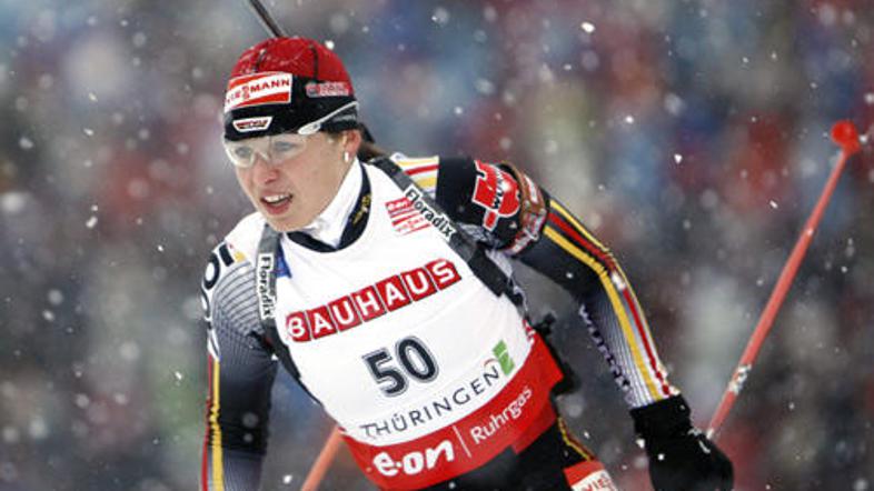 Magdelena Neuner je za seboj pustilia Rusinji Anisimovo in Mojsejevo.