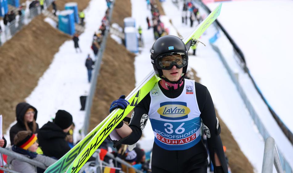 Diskvalifikacije tudi v Bischofshofnu, padel je celo rdeči karton