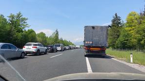 Gorenjska avtocesta, nesreča, zastoj