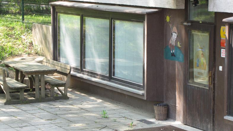 Vrtec Rožle, ki je od lani zaprt, bodo med poletnimi počitnicami celovito preure