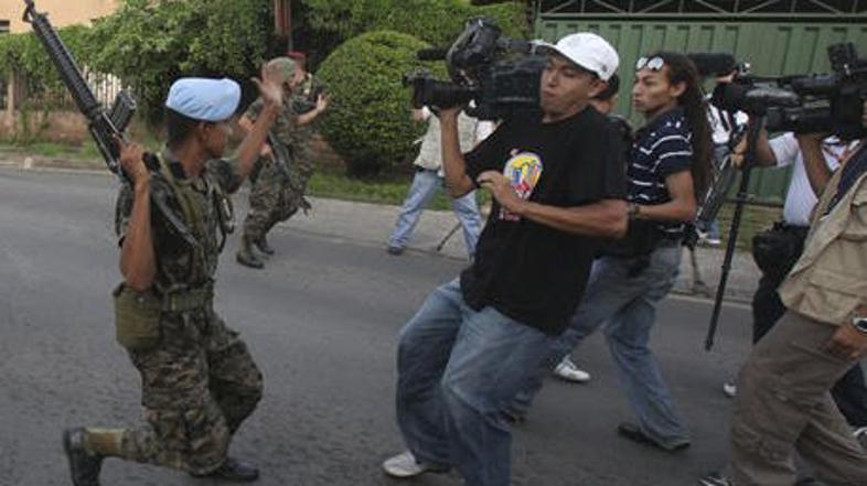 Vojska je aretirala predsednika Hondurasa.