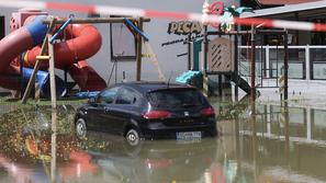 Poplavljen avto poplave 2023