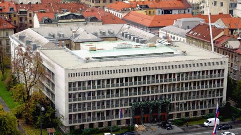 Poslanci bodo o novem mandatarju glasovali 7. novembra.