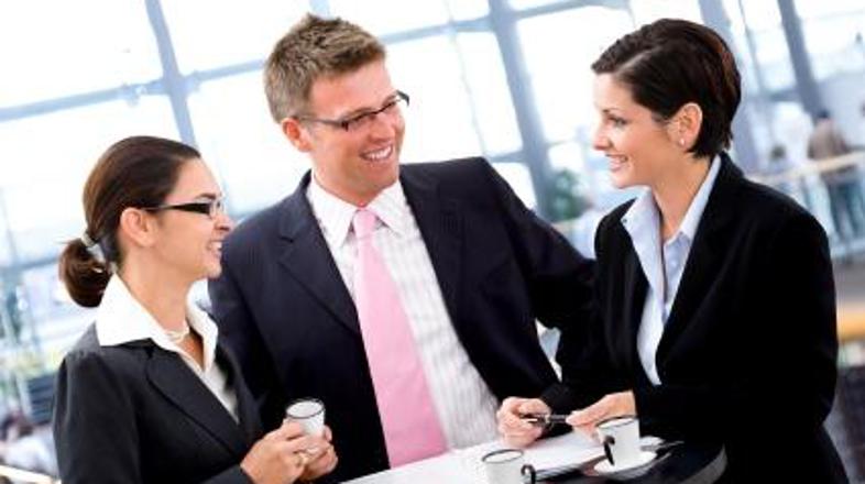 Če želite voditi ljudi, se morate spustiti na njihovo raven.