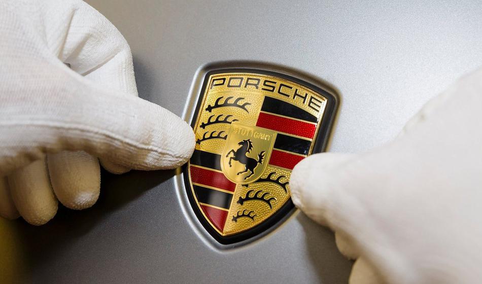 Kaj je vzrok zato, da se stotine porschejev nočejo več zagnati?