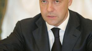 Ruski predsednik Dmitrij Medvedjev je odredil končanje vojaških operacij v Gruzi