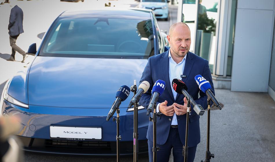 Objavljamo podatke: Po ukinitvi subvencij EV vozil se je prodaja že močno skrčila